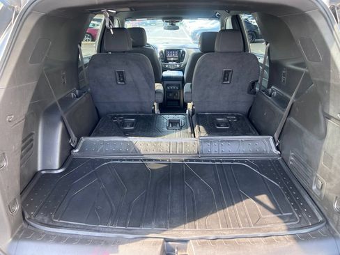 Used 2023 Chevrolet Traverse LT w/ LPO, Floor Liner Package AWD/4WD image 11