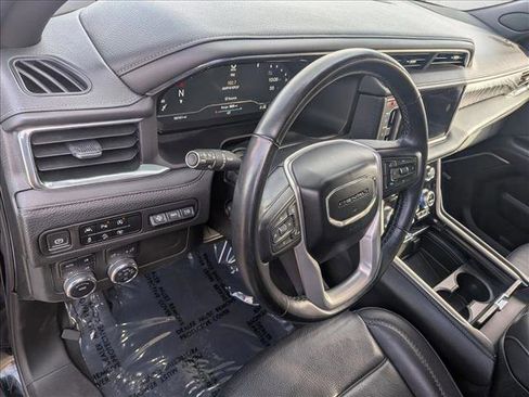 Used 2023 GMC Yukon Denali image 10