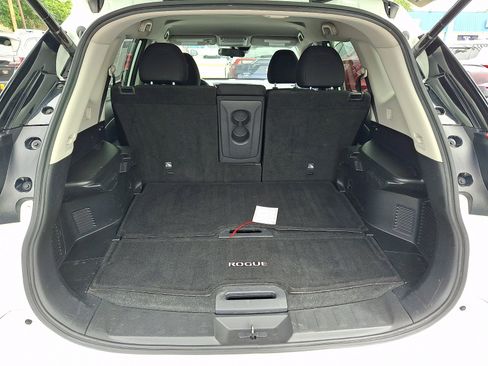 Used 2019 Nissan Rogue SV AWD/4WD image 28