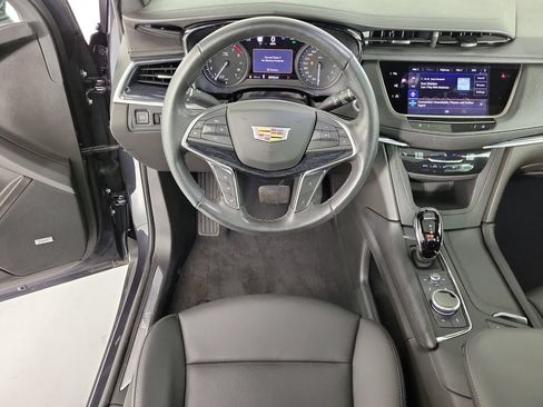 Used 2023 Cadillac XT5 Premium Luxury w/ Technology Package AWD/4WD image 17
