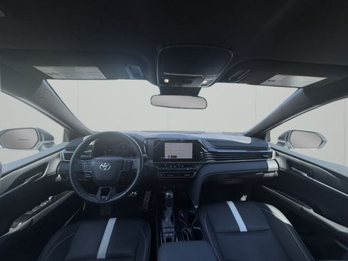 Used 2025 Toyota Camry SE FWD image 26