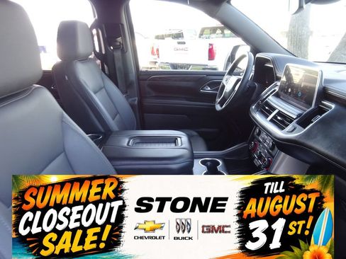 Certified 2024 Chevrolet Suburban Z71 w/ Luxury Package AWD/4WD image 15