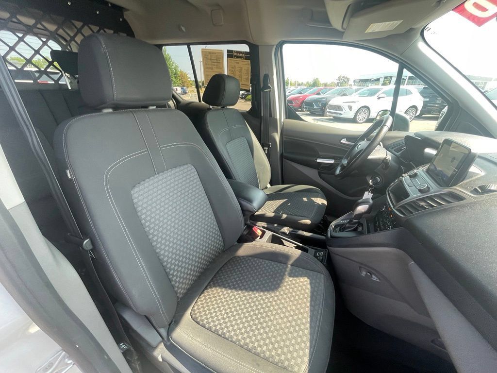Used 2022 Ford Transit Connect XLT FWD image 30