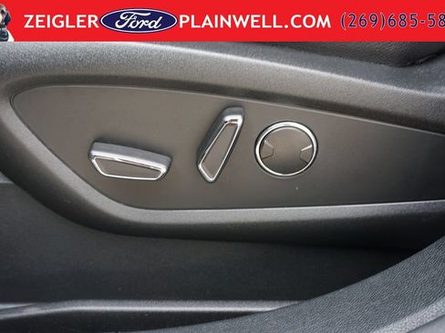 Used 2022 Lincoln Nautilus AWD w/ Premium Package image 19