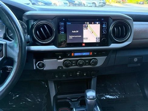 Used 2017 Toyota Tacoma Limited w/ Tow Package RWD image 19