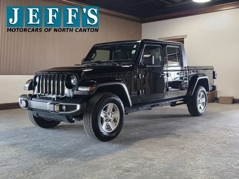 Used 2022 Jeep Gladiator Sport AWD/4WD image 1