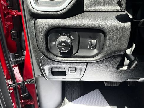 New 2026 RAM 1500 4x4 Crew Cab image 16