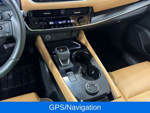 Used 2023 Nissan Rogue Platinum w/ Platinum Premium Package image 16