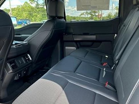 New 2025 Ford F150 Lariat w/ Equipment Group 501A Mid image 31