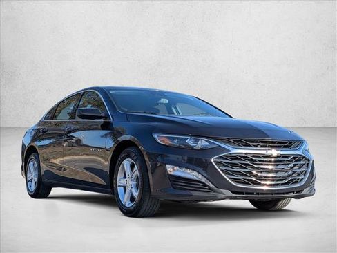 Used 2023 Chevrolet Malibu LT image 3