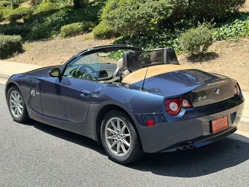Used 2005 BMW Z4 2.5i RWD image 49