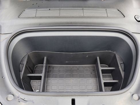 Used 2021 Tesla Model Y Performance image 7