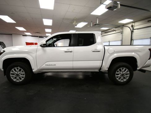 New 2025 Toyota Tacoma SR5 image 4