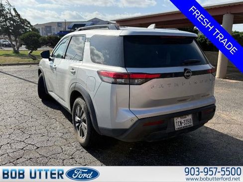 Used 2022 Nissan Pathfinder SV AWD/4WD image 7