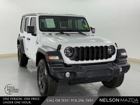 Used 2024 Jeep Wrangler Unlimited Sport AWD/4WD image 4