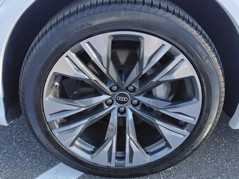 Certified 2025 Audi Q8 Premium Plus w/ Premium Plus Package image 11