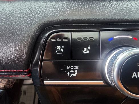 Used 2025 Honda Pilot Black Edition image 22