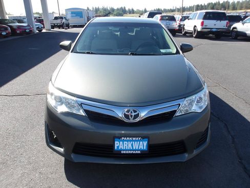Used 2012 Toyota Camry LE FWD image 8