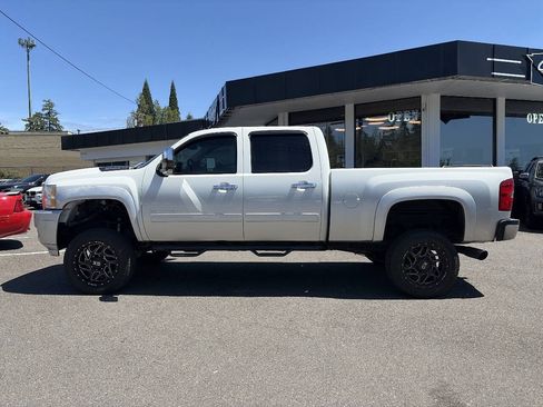 Used 2012 Chevrolet Silverado 2500 LTZ w/ LTZ Plus Package AWD/4WD image 2