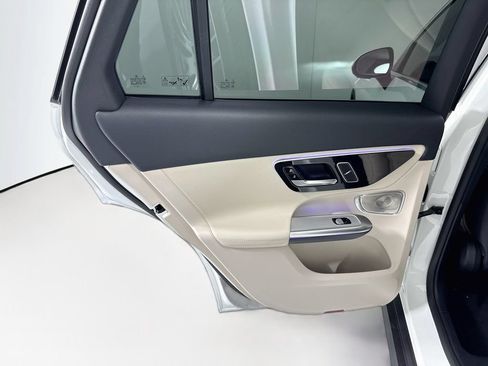 Used 2026 Mercedes-Benz GLC 300 image 26