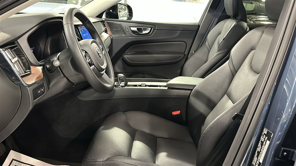 Used 2024 Volvo XC60 T8 Plus w/ Protection Package Premier AWD/4WD image 10