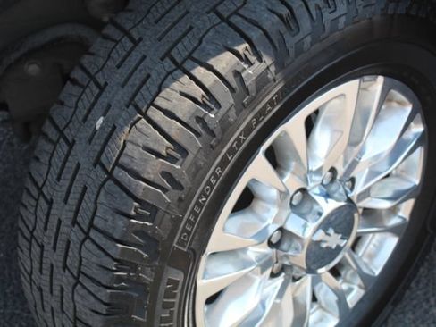 Used 2020 Chevrolet Silverado 2500 High Country w/ Z71 Off-Road Package AWD/4WD image 11