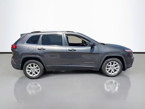 Used 2015 Jeep Cherokee Latitude w/ Trailer Tow Group FWD image 4