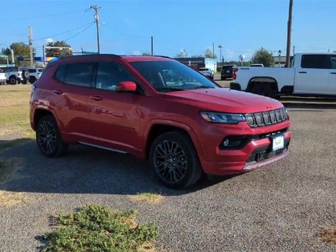 Used 2022 Jeep Compass Limited image 2