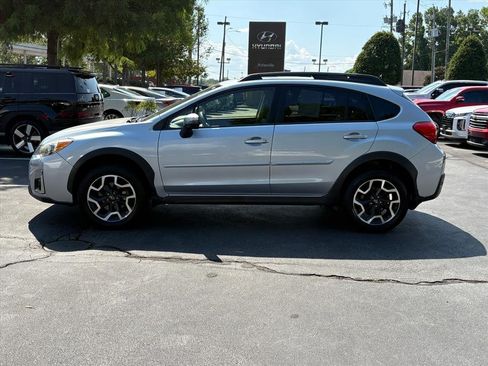 Used 2017 Subaru Crosstrek 2.0i Limited AWD/4WD image 3