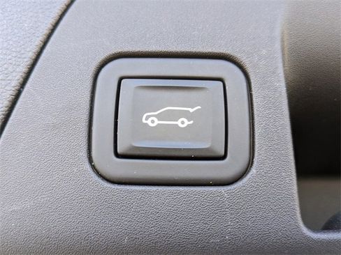 Used 2023 Buick Envision Essence image 14