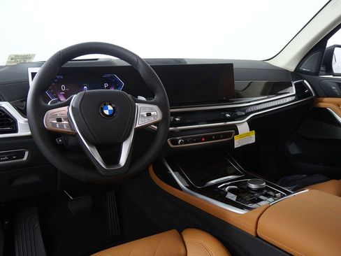 Used 2026 BMW X7 xDrive40i w/ Premium Package image 19