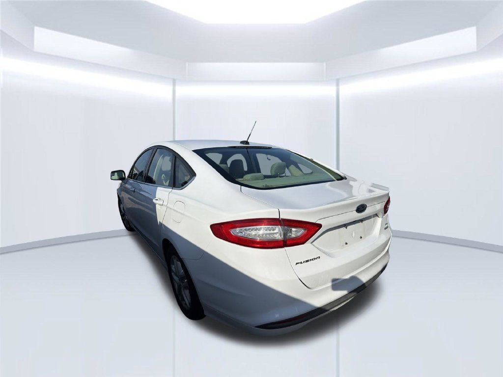 Used 2014 Ford Fusion SE FWD image 14