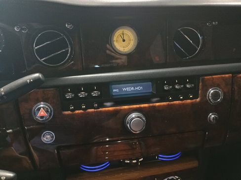 Used 2009 Rolls-Royce Phantom Sedan RWD image 28