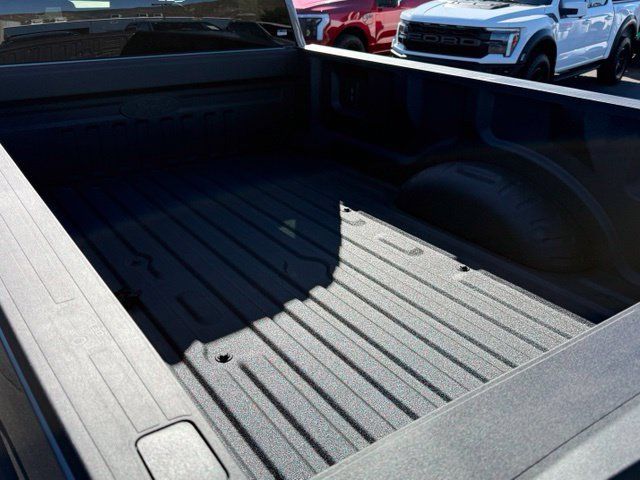 New 2026 Ford F350 XLT w/ XLT Premium Package AWD/4WD image 5