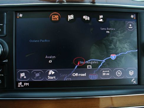 Used 2019 Bentley Bentayga AWD/4WD image 34