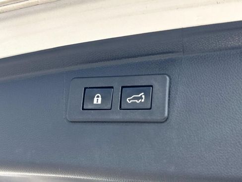 Used 2023 Subaru Outback Premium AWD/4WD image 16