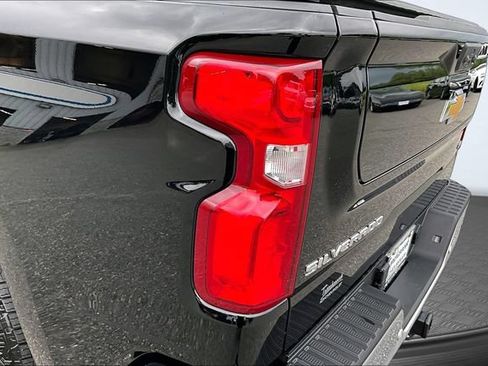Used 2024 Chevrolet Silverado 1500 LTZ w/ LTZ Premium Package AWD/4WD image 24