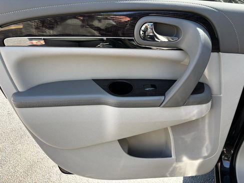 Used 2017 Buick Enclave Leather AWD/4WD image 21