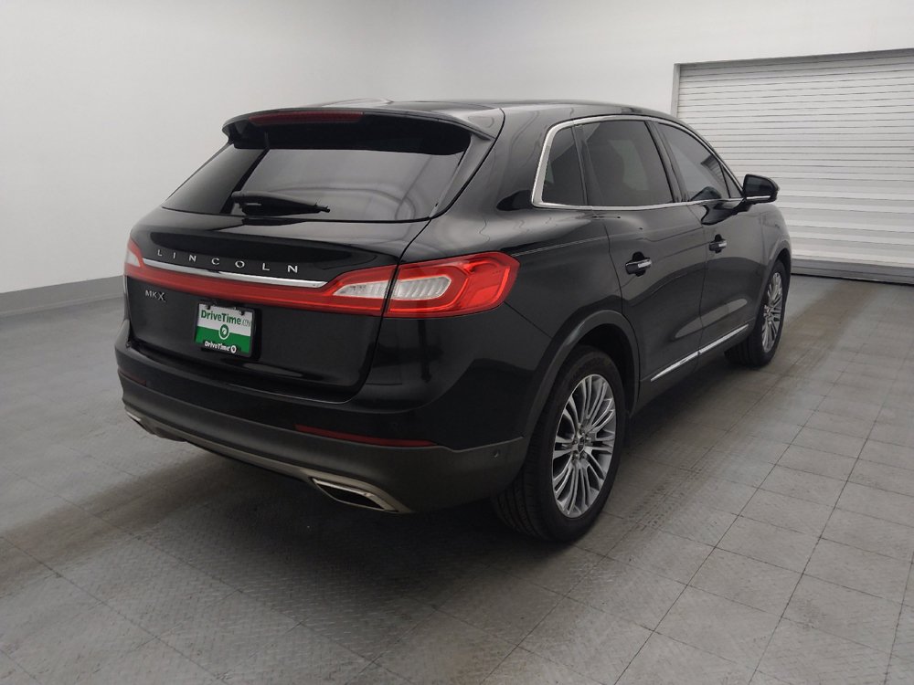 Used 2016 Lincoln MKX Reserve w/ Technology Package FWD image 9
