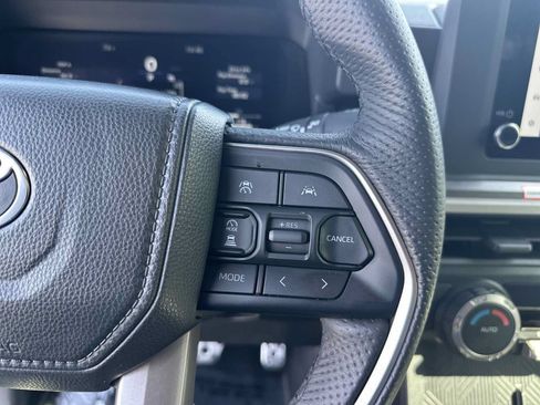 Used 2025 Toyota Tacoma TRD Sport AWD/4WD image 21