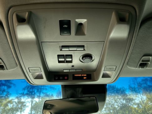 Used 2017 Cadillac Escalade Premium Luxury image 29