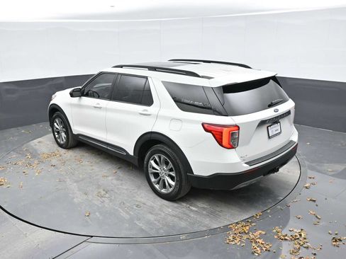 Used 2022 Ford Explorer XLT w/ Equipment Group 202A image 25