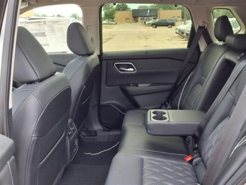 New 2025 Nissan Rogue Platinum w/ Platinum Premium Package image 33