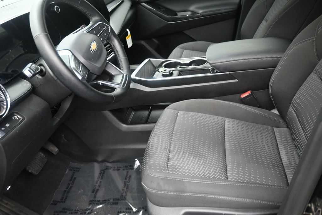 Used 2026 Chevrolet Equinox LT FWD image 12