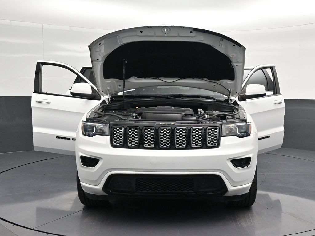 Used 2021 Jeep Grand Cherokee Laredo X RWD image 37