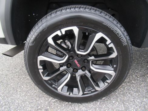 Used 2023 GMC Canyon Denali AWD/4WD image 8
