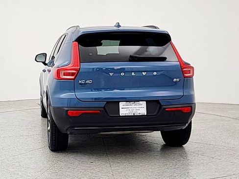 Certified 2023 Volvo XC40 B5 Plus AWD/4WD image 6