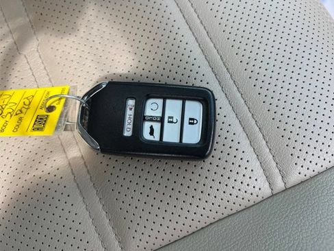 Used 2017 Honda CR-V Touring image 39