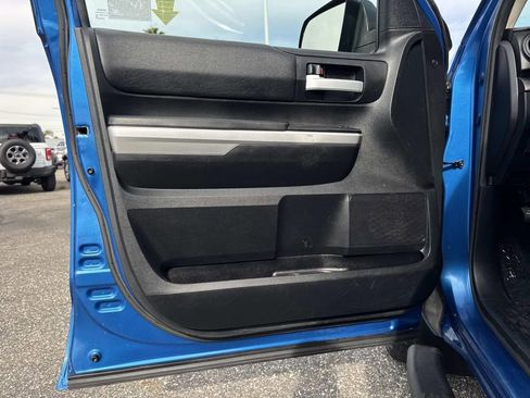 Used 2017 Toyota Tundra SR5 w/ SR5 Upgrade Package image 17