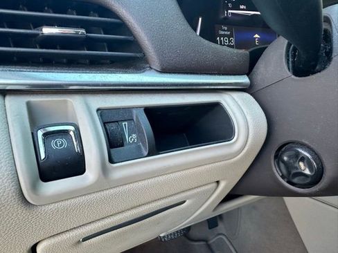 Used 2017 Cadillac XTS Luxury image 15